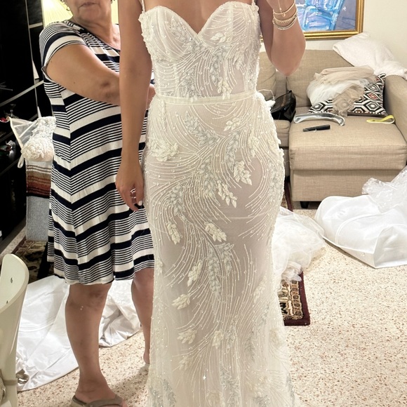 $8800 Eisen Stein Bridal dress - Picture 1 of 9